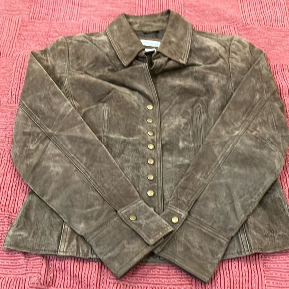 Coldwater Creek Brown suede Leather Jacket with Classic fitted design and snaps - Picture 5 of 16